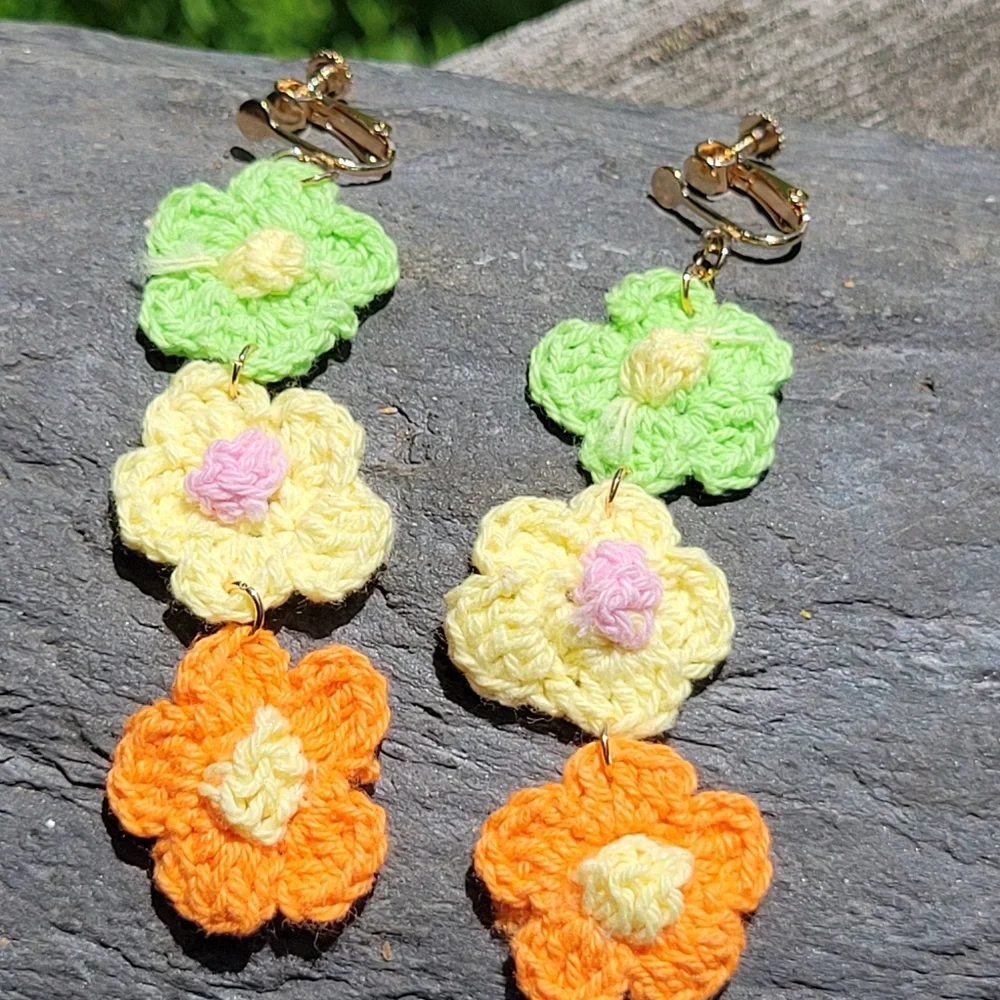 Retro Crochet Flower Earrings, orange - Picture 5 of 7